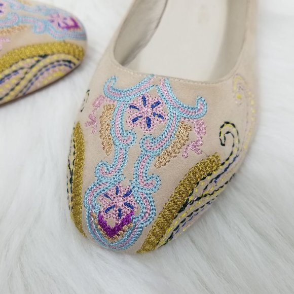 Silent D Leather Suede Embroidered Block Heels NEW - Picture 5 of 8